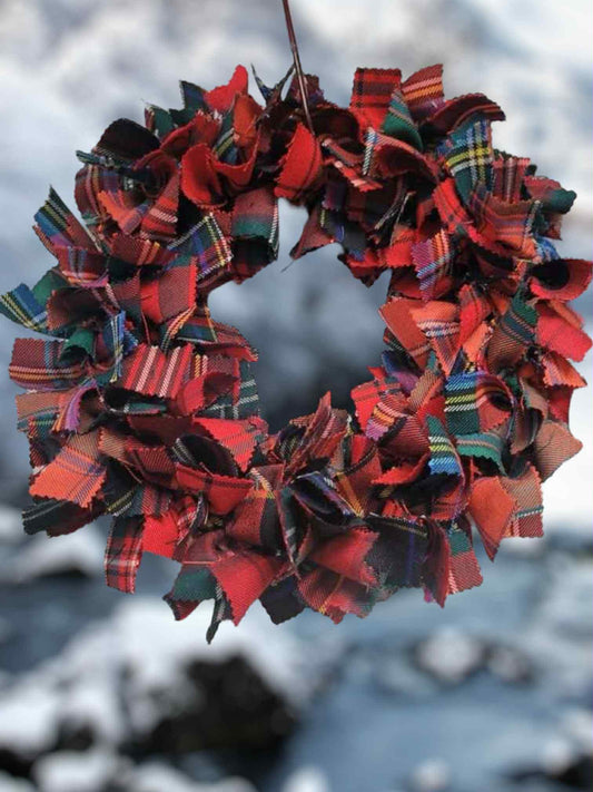 Mixed tartan raggy wreath